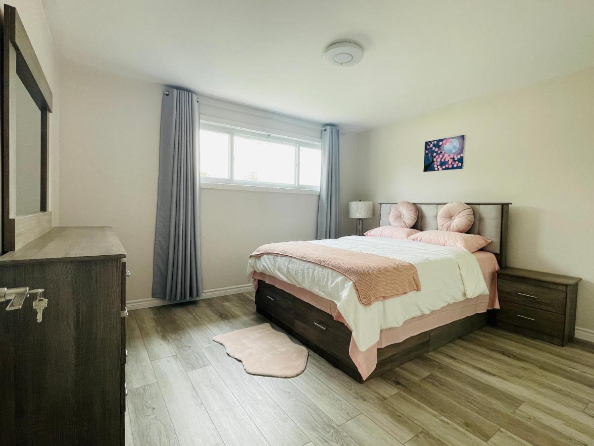 Luxurious Cozy House In Bluffs With Lake View Villa Toronto Buitenkant foto