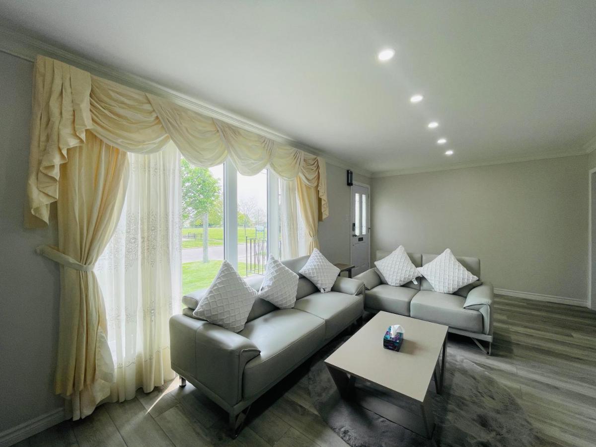Luxurious Cozy House In Bluffs With Lake View Villa Toronto Buitenkant foto